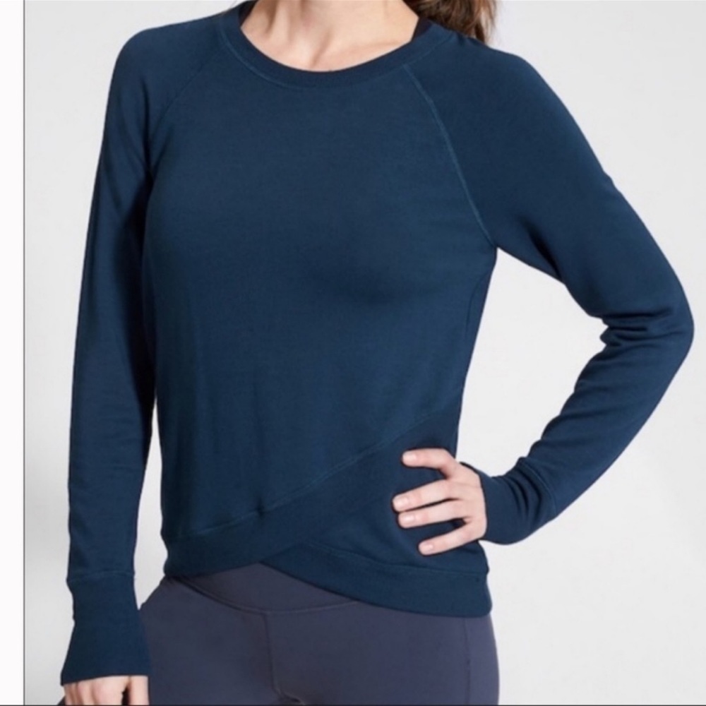 M. Athleta serenity criss cross sweatshirt